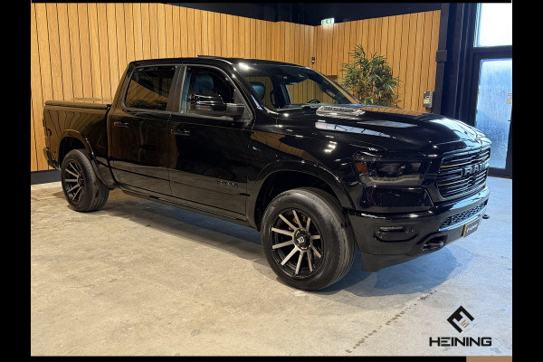 Dodge Ram 1500 5.7 V8 4x4 Crew Cab Laramie Sport. Black Edition. Apple-carplay. Navi. Pano. Train Horn. NAP