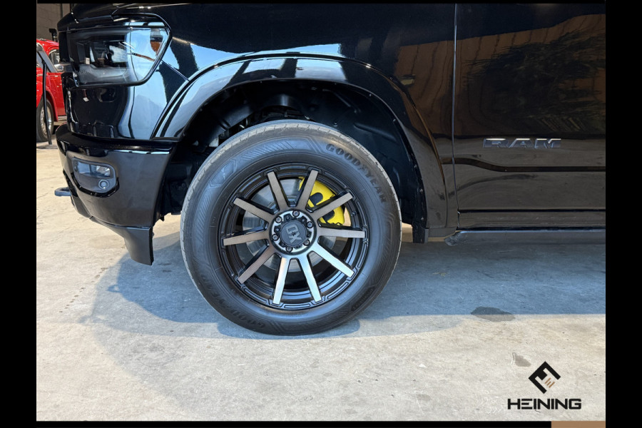 Dodge Ram 1500 5.7 V8 4x4 Crew Cab Laramie Sport. Black Edition. Apple-carplay. Navi. Pano. Train Horn. NAP