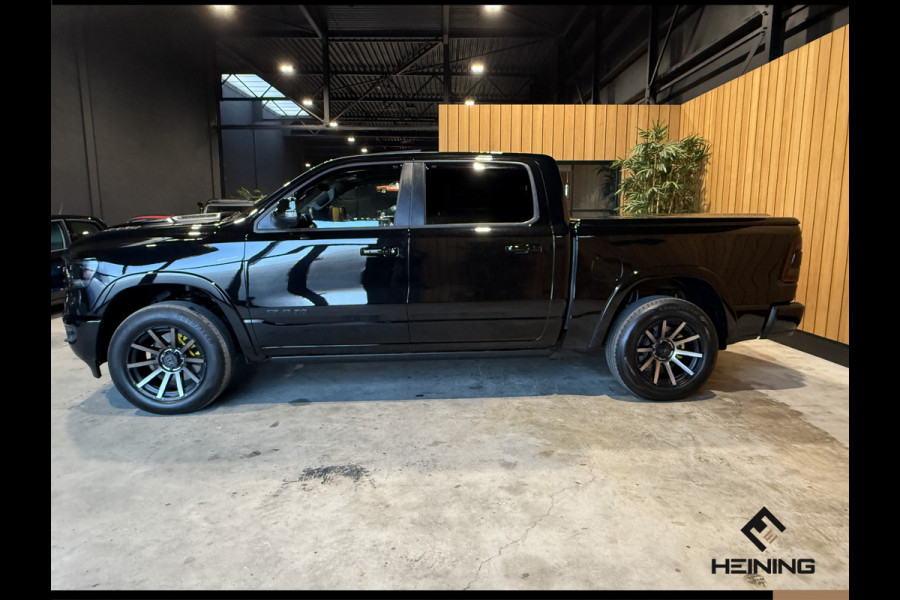 Dodge Ram 1500 5.7 V8 4x4 Crew Cab Laramie Sport. Black Edition. Apple-carplay. Navi. Pano. Train Horn. NAP