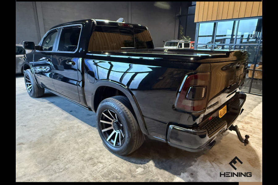Dodge Ram 1500 5.7 V8 4x4 Crew Cab Laramie Sport. Black Edition. Apple-carplay. Navi. Pano. Train Horn. NAP