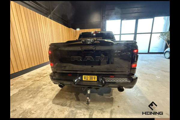 Dodge Ram 1500 5.7 V8 4x4 Crew Cab Laramie Sport. Black Edition. Apple-carplay. Navi. Pano. Train Horn. NAP