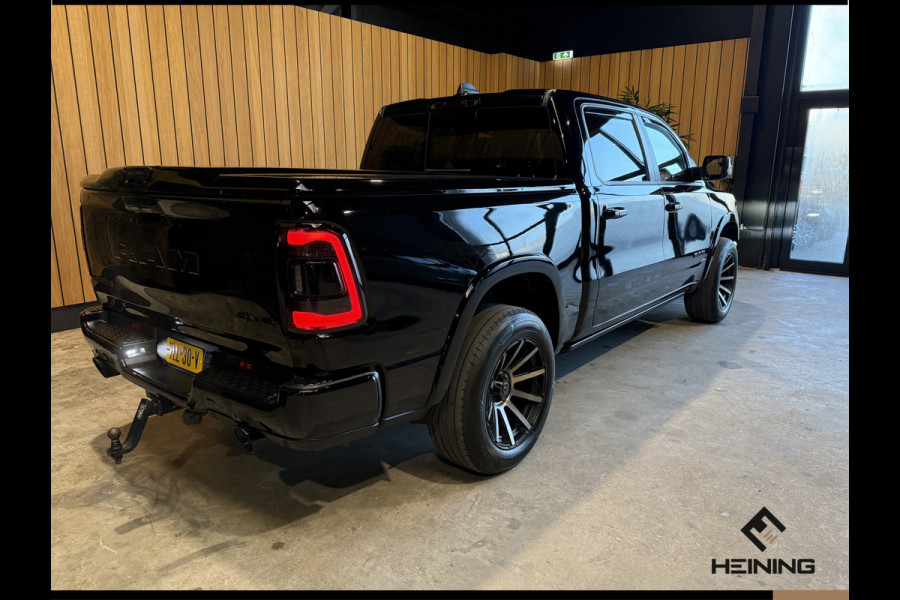 Dodge Ram 1500 5.7 V8 4x4 Crew Cab Laramie Sport. Black Edition. Apple-carplay. Navi. Pano. Train Horn. NAP