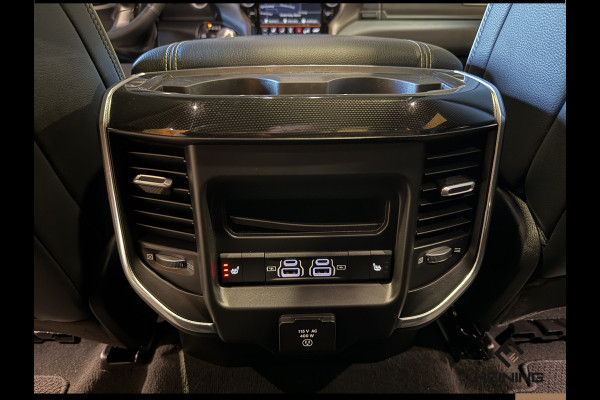 Dodge Ram 1500 5.7 V8 4x4 Crew Cab Laramie Sport. Black Edition. Apple-carplay. Navi. Pano. Train Horn. NAP