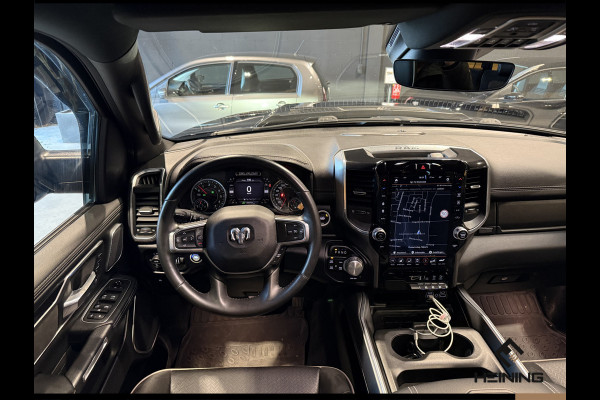 Dodge Ram 1500 5.7 V8 4x4 Crew Cab Laramie Sport. Black Edition. Apple-carplay. Navi. Pano. Train Horn. NAP
