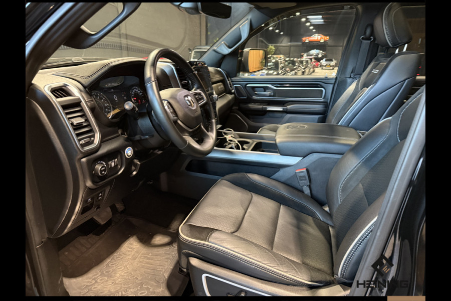 Dodge Ram 1500 5.7 V8 4x4 Crew Cab Laramie Sport. Black Edition. Apple-carplay. Navi. Pano. Train Horn. NAP