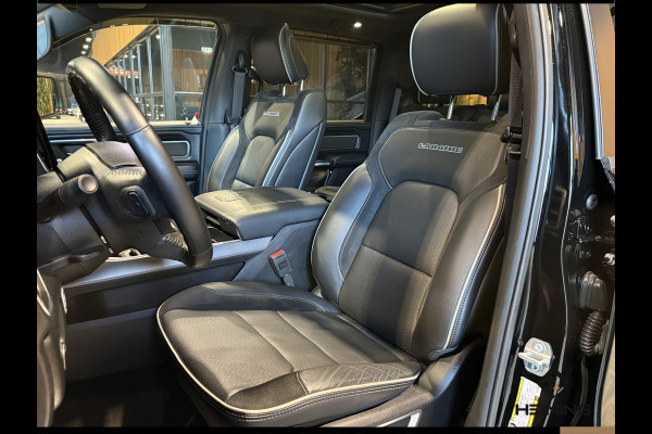Dodge Ram 1500 5.7 V8 4x4 Crew Cab Laramie Sport. Black Edition. Apple-carplay. Navi. Pano. Train Horn. NAP