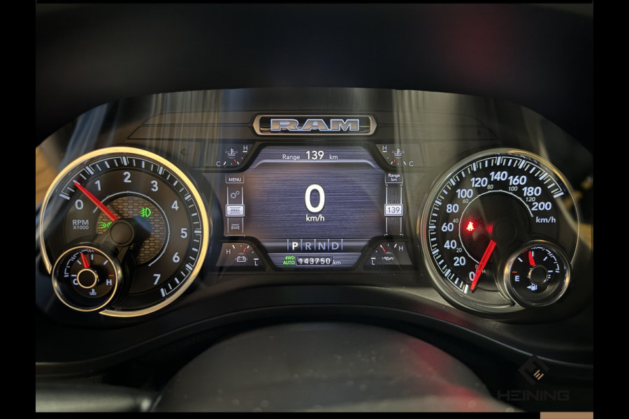 Dodge Ram 1500 5.7 V8 4x4 Crew Cab Laramie Sport. Black Edition. Apple-carplay. Navi. Pano. Train Horn. NAP