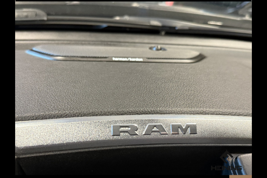 Dodge Ram 1500 5.7 V8 4x4 Crew Cab Laramie Sport. Black Edition. Apple-carplay. Navi. Pano. Train Horn. NAP