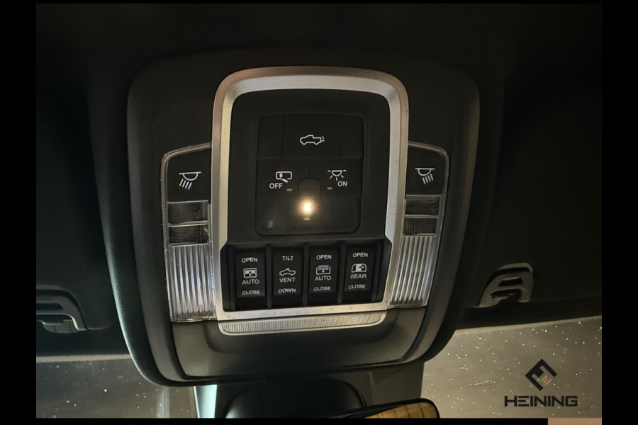 Dodge Ram 1500 5.7 V8 4x4 Crew Cab Laramie Sport. Black Edition. Apple-carplay. Navi. Pano. Train Horn. NAP