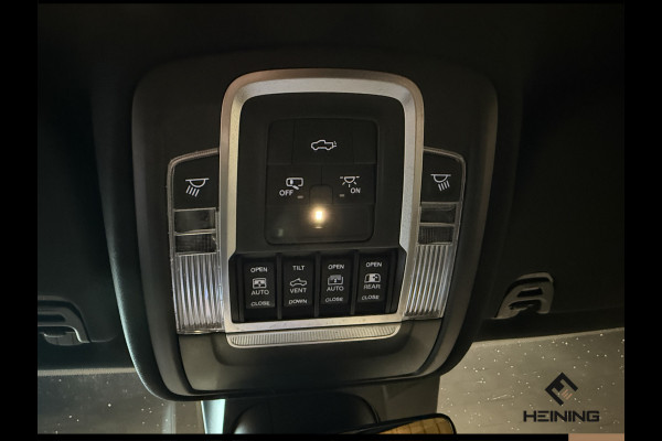 Dodge Ram 1500 5.7 V8 4x4 Crew Cab Laramie Sport. Black Edition. Apple-carplay. Navi. Pano. Train Horn. NAP