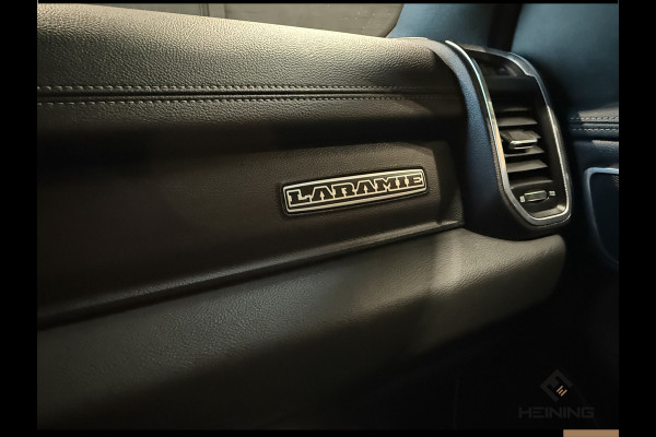 Dodge Ram 1500 5.7 V8 4x4 Crew Cab Laramie Sport. Black Edition. Apple-carplay. Navi. Pano. Train Horn. NAP