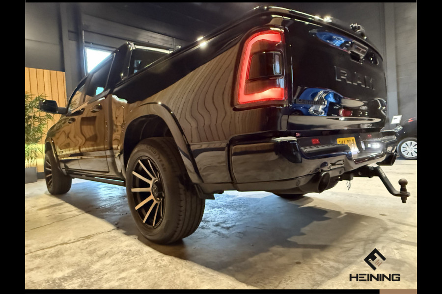 Dodge Ram 1500 5.7 V8 4x4 Crew Cab Laramie Sport. Black Edition. Apple-carplay. Navi. Pano. Train Horn. NAP