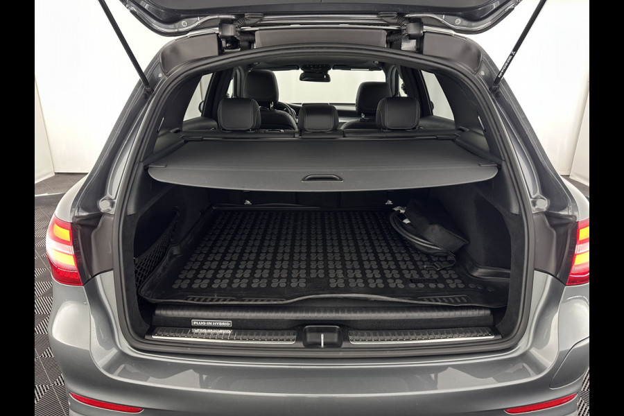 Mercedes-Benz GLC 350e 4MATIC AMG Aut. *PANO | FULL-LEATHER | FULL-LED | HEATED-SPORTSEATS | CAMERA | NAVI-FULLMAP | PRIVACY-GLASS | SHIFT-PADDLES | ECC | PDC | CRUISE | 19''ALU*