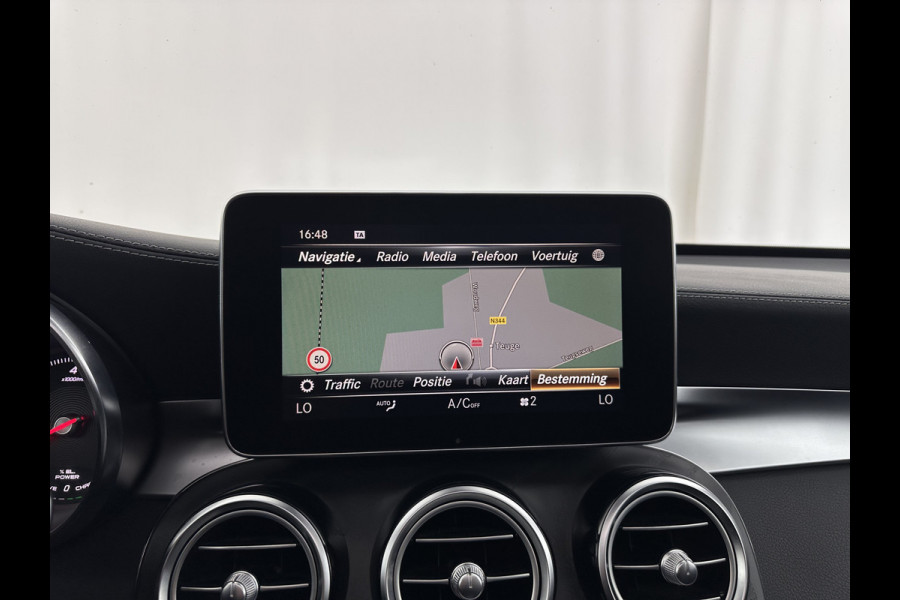 Mercedes-Benz GLC 350e 4MATIC AMG Aut. *PANO | FULL-LEATHER | FULL-LED | HEATED-SPORTSEATS | CAMERA | NAVI-FULLMAP | PRIVACY-GLASS | SHIFT-PADDLES | ECC | PDC | CRUISE | 19''ALU*