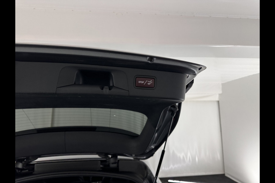 Mercedes-Benz GLC 350e 4MATIC AMG Aut. *PANO | FULL-LEATHER | FULL-LED | HEATED-SPORTSEATS | CAMERA | NAVI-FULLMAP | PRIVACY-GLASS | SHIFT-PADDLES | ECC | PDC | CRUISE | 19''ALU*