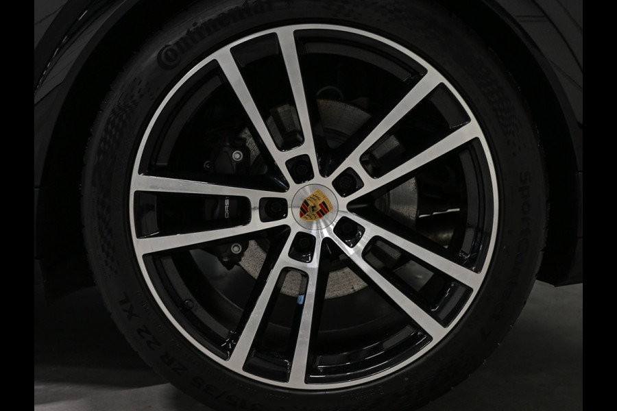 Porsche Cayenne 3.0 E-Hybrid · Sport chrono · Panorama dak · Adaptive cruise · 360 Camera · Keyless · Luchtvering · Bose sound · Memory seats ·