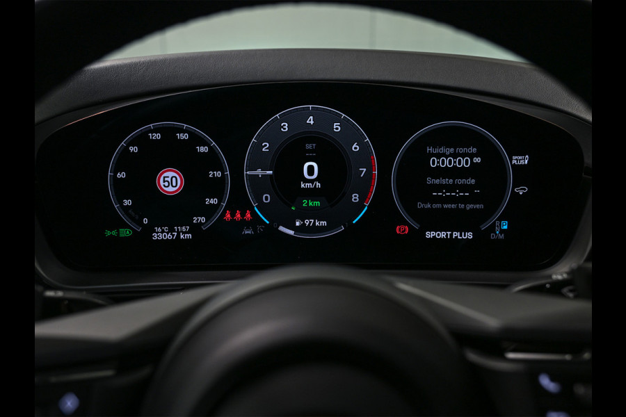 Porsche Cayenne 3.0 E-Hybrid · Sport chrono · Panorama dak · Adaptive cruise · 360 Camera · Keyless · Luchtvering · Bose sound · Memory seats ·