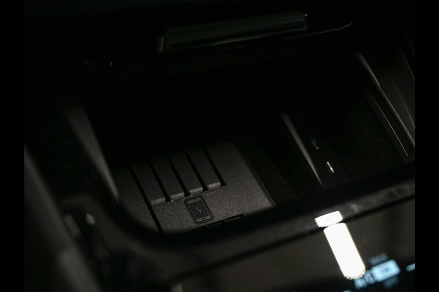 Porsche Cayenne 3.0 E-Hybrid · Sport chrono · Panorama dak · Adaptive cruise · 360 Camera · Keyless · Luchtvering · Bose sound · Memory seats ·