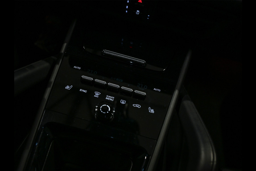 Porsche Cayenne 3.0 E-Hybrid · Sport chrono · Panorama dak · Adaptive cruise · 360 Camera · Keyless · Luchtvering · Bose sound · Memory seats ·