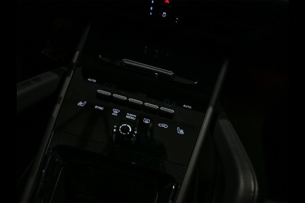Porsche Cayenne 3.0 E-Hybrid · Sport chrono · Panorama dak · Adaptive cruise · 360 Camera · Keyless · Luchtvering · Bose sound · Memory seats ·
