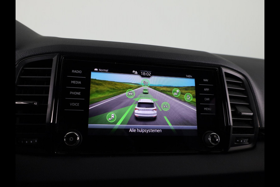 Škoda Karoq 1.5 TSI ACT Sportline Business 150 pk Automaat (DSG) | Verlengde garantie | Navigatie via App | Parkeersensoren | Achteruitrijcamera | Adaptieve cruise control | Stoelverwarming |