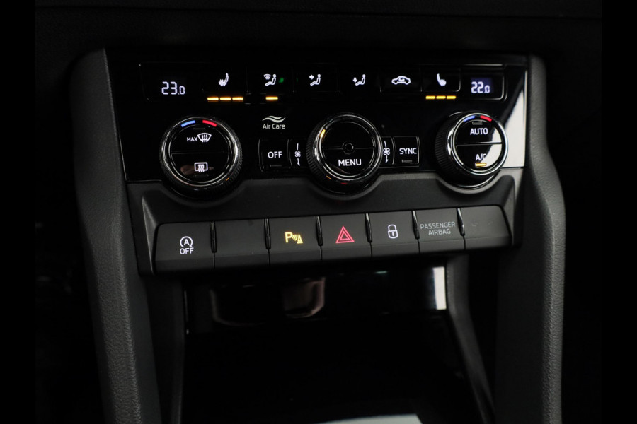 Škoda Karoq 1.5 TSI ACT Sportline Business 150 pk Automaat (DSG) | Verlengde garantie | Navigatie via App | Parkeersensoren | Achteruitrijcamera | Adaptieve cruise control | Stoelverwarming |