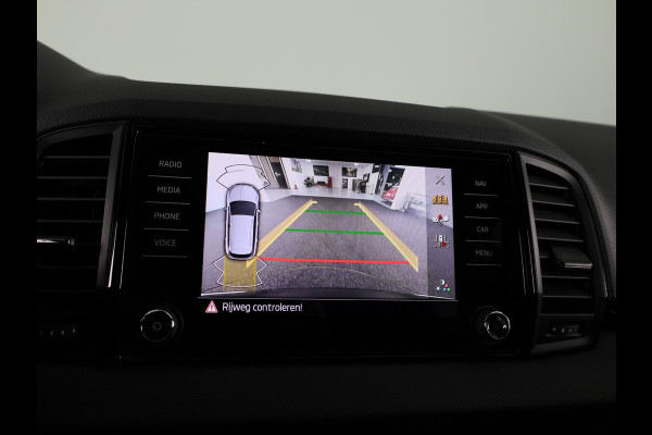 Škoda Karoq 1.5 TSI ACT Sportline Business 150 pk Automaat (DSG) | Verlengde garantie | Navigatie via App | Parkeersensoren | Achteruitrijcamera | Adaptieve cruise control | Stoelverwarming |
