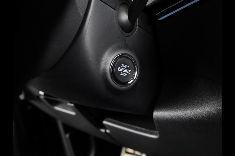 Škoda Karoq 1.5 TSI ACT Sportline Business 150 pk Automaat (DSG) | Verlengde garantie | Navigatie via App | Parkeersensoren | Achteruitrijcamera | Adaptieve cruise control | Stoelverwarming |