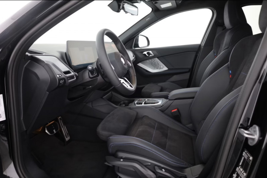 BMW 1-serie 120 M-Sport int+ext ACC DA-Plus Camera Shadowline 18inch