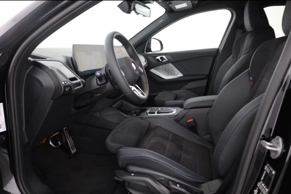 BMW 1-serie 120 M-Sport int+ext ACC DA-Plus Camera Shadowline 18inch