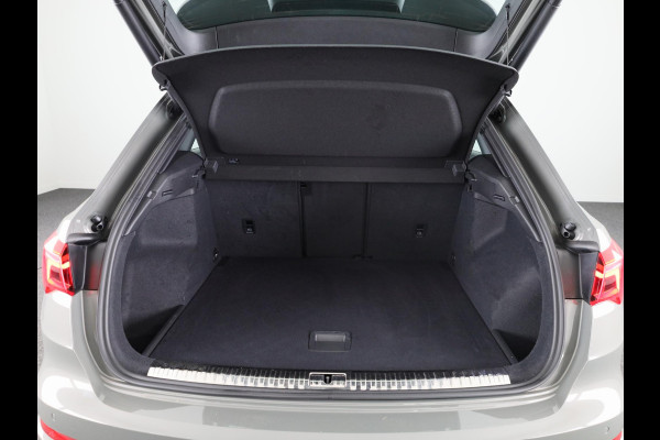Audi Q3 35 TFSI S edition 150pk | Navigatie | Adaptieve cruise controle | Verwarmbare voorstoelen