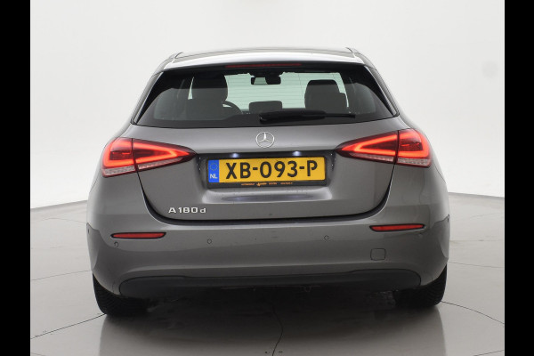 Mercedes-Benz A-Klasse 180D AUT. NIEUW MODEL + WIDESCREEN MBUX | CAMERA | 18" AMG | STOELVERW. | LED | DAB