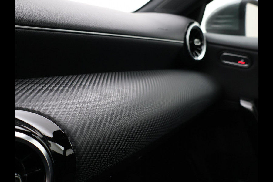 Mercedes-Benz A-Klasse 180D AUT. NIEUW MODEL + WIDESCREEN MBUX | CAMERA | 18" AMG | STOELVERW. | LED | DAB