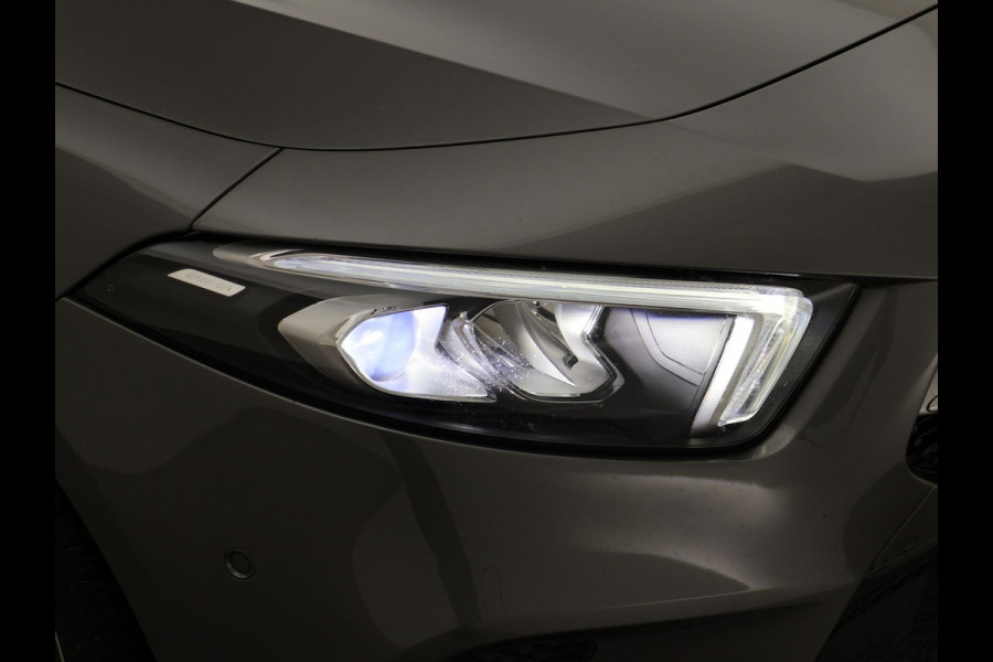 Mercedes-Benz A-Klasse 180D AUT. NIEUW MODEL + WIDESCREEN MBUX | CAMERA | 18" AMG | STOELVERW. | LED | DAB