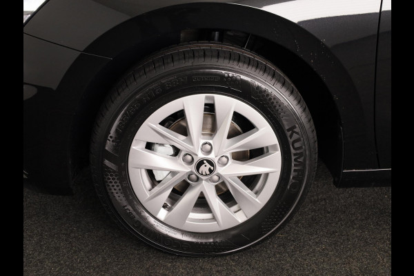 Škoda Fabia Selection 1.0 TSI 95 pk 5 versn. Hand | Getint glas | 15 inch lichtmetalen velgen