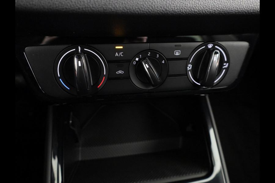 Škoda Fabia Selection 1.0 TSI 95 pk 5 versn. Hand | Getint glas | 15 inch lichtmetalen velgen