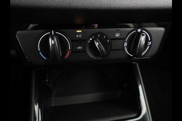 Škoda Fabia Selection 1.0 TSI 95 pk 5 versn. Hand | Getint glas | 15 inch lichtmetalen velgen