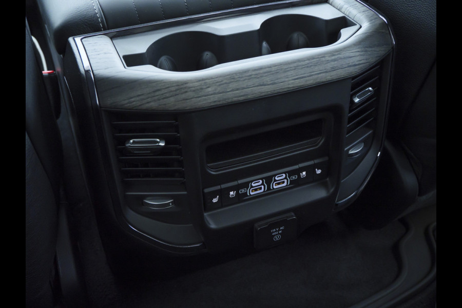 Dodge Ram | 1500 | Limited | Night | 3.0L Twin-Turbo I6 | High Output | BPM-VRIJ | Passenger Display | 14,4 Touch Screen | Harman Kardon | RAMBOX Getoonde accessoires zijn verkrijgbaar tegen meerprijs