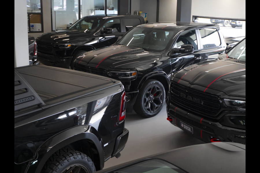 Dodge Ram 1500 | Laramie | Night | 3.0L I6 Hurricane | BPM-VRIJ | 4X4 | | BPM-VRIJ | 14,4-inch Touchscreen | Passenger Display | Getoonde accessoires zijn verkrijgbaar tegen meerprijs