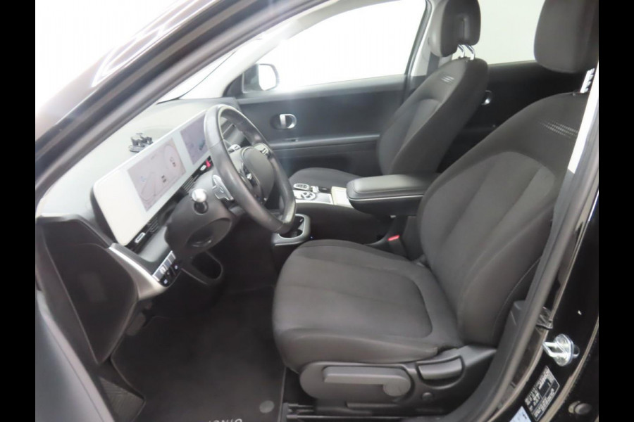 Hyundai IONIQ 5 Style 58 kWh SOH 98% Warmtepomp Airco ECC Navi Carplay Virtual Dashboard Trekhaak PDC VA+ Camera Full LED Adaptive Cruise 19" Velgen