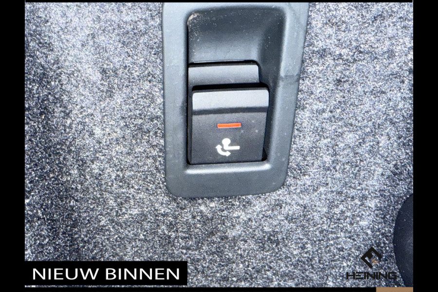 Audi Q3 45 TFSI e S edition Black edition. Trekhaak. Navi. 19 inch. Camera.