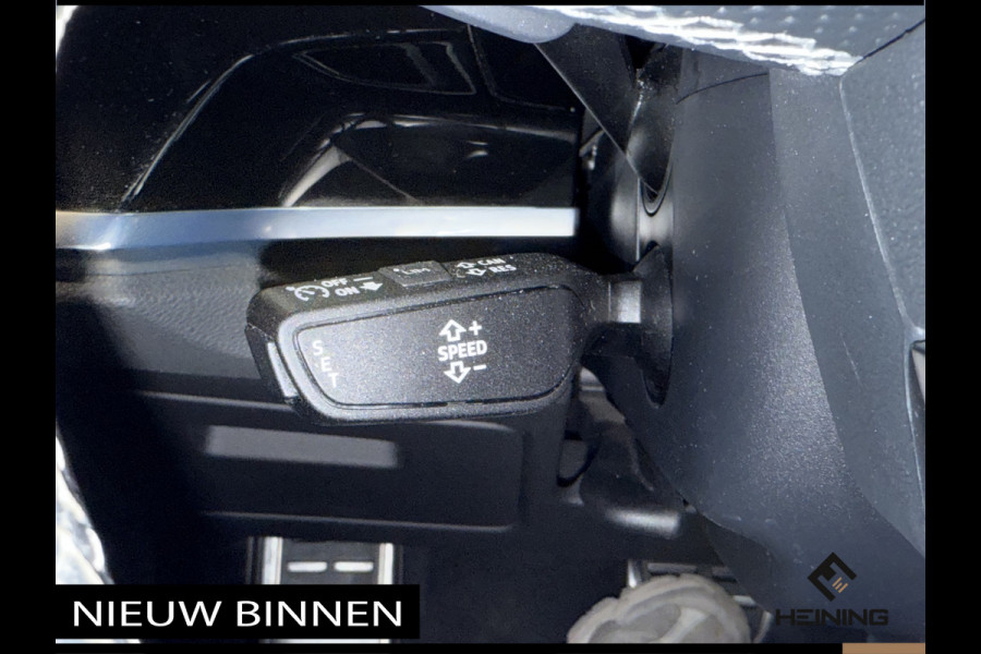 Audi Q3 45 TFSI e S edition Black edition. Trekhaak. Navi. 19 inch. Camera.