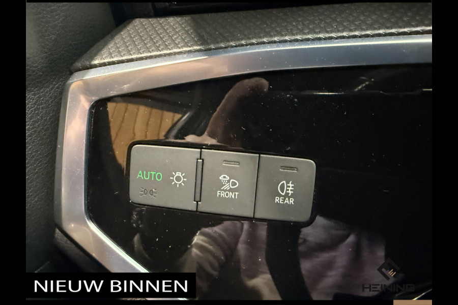 Audi Q3 45 TFSI e S edition Black edition. Trekhaak. Navi. 19 inch. Camera.