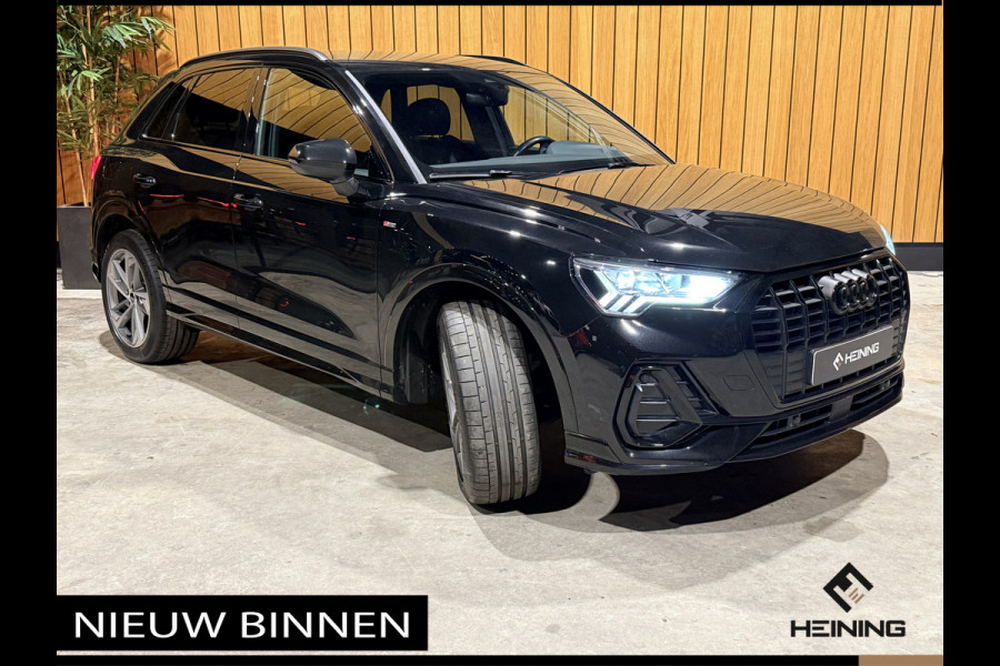Audi Q3 45 TFSI e S edition Black edition. Trekhaak. Navi. 19 inch. Camera.