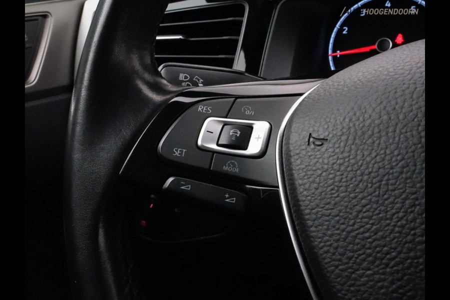 Volkswagen Polo 1.0 TSI R-Line (APPLE CARPLAY,LED,SPORTSTOELEN,LM-VELGEN,CLIMATE,ADAPTIVE CRUISE,TREKHAAK,TOPCONDITIE)