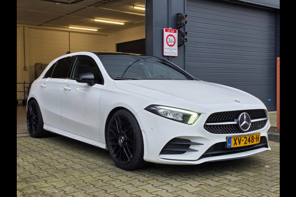 Mercedes-Benz A-Klasse 180 Business Solution AMG Night Upgrade / TECHNISCH HELEMAAL IN ORDE , OPTISCH MET ENKELE GEBRUIKERSSPOREN.