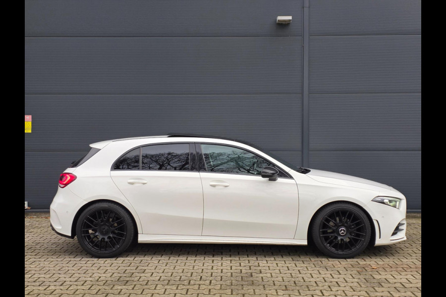 Mercedes-Benz A-Klasse 180 Business Solution AMG Night Upgrade / TECHNISCH HELEMAAL IN ORDE , OPTISCH MET ENKELE GEBRUIKERSSPOREN.