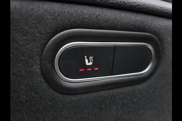 Mercedes-Benz A-Klasse 180 Business Solution AMG Night Upgrade / TECHNISCH HELEMAAL IN ORDE , OPTISCH MET ENKELE GEBRUIKERSSPOREN.