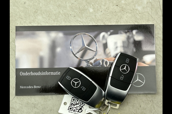 Mercedes-Benz A-Klasse 180 AMG Star Edition AMG Line | Ledkoplampen | Apple CarPlay | Licht- en zicht pakket | Keyless-Go | Spiegel Pakket | Stoelverwarming. Inclusief 24 maanden MB Certified garantie voor Europa.