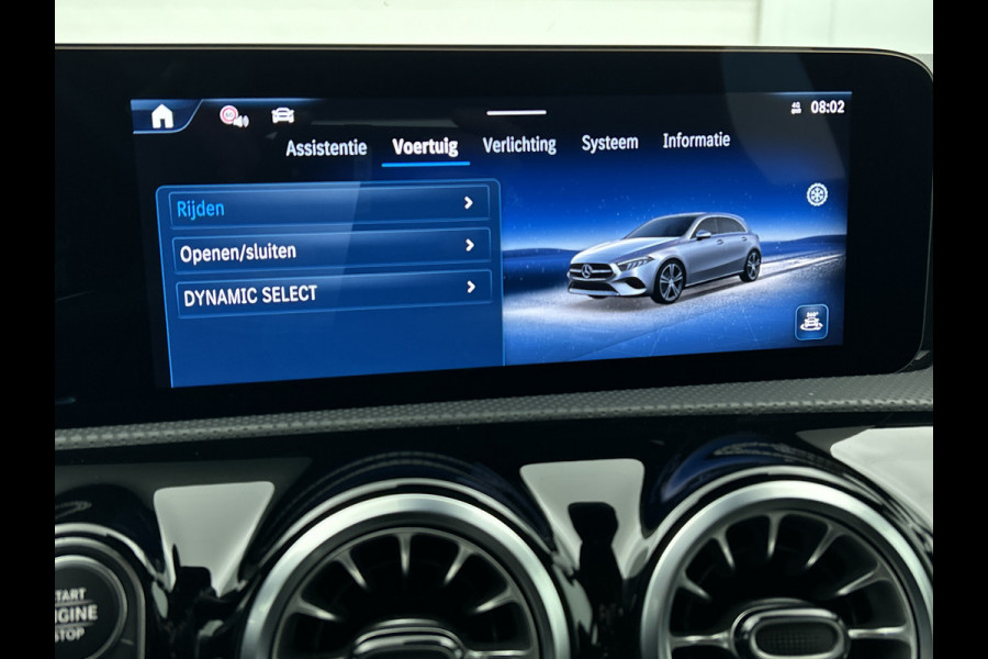 Mercedes-Benz A-Klasse 180 AMG Star Edition AMG Line | Ledkoplampen | Apple CarPlay | Licht- en zicht pakket | Keyless-Go | Spiegel Pakket | Stoelverwarming. Inclusief 24 maanden MB Certified garantie voor Europa.